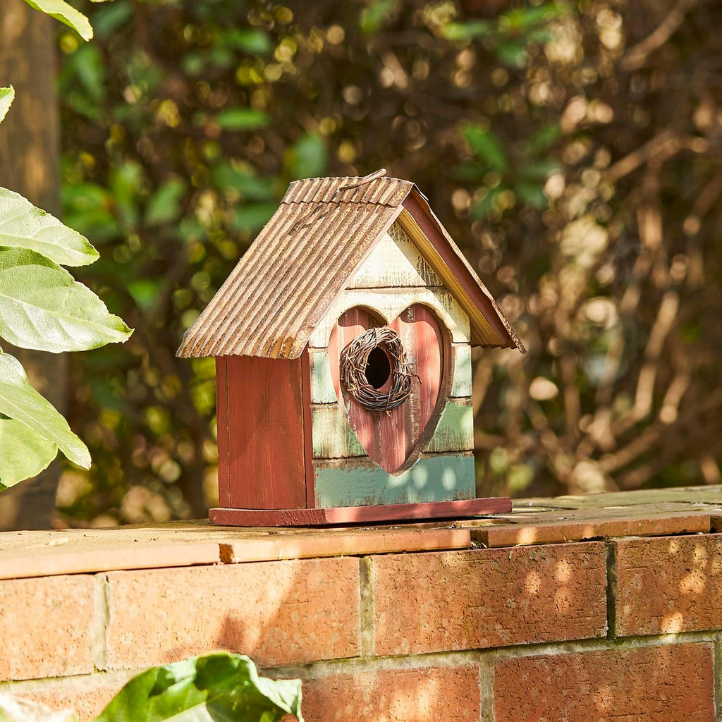 Glitzhome Bird House for Outdoor, 8.75" H Decorative Pet Cottage Distressed Heart Wooden Birdhouse for Outside,Graden Hanging Birdhouse for Bluebird Hummingbird Wren Finch Cardinals Cedar
