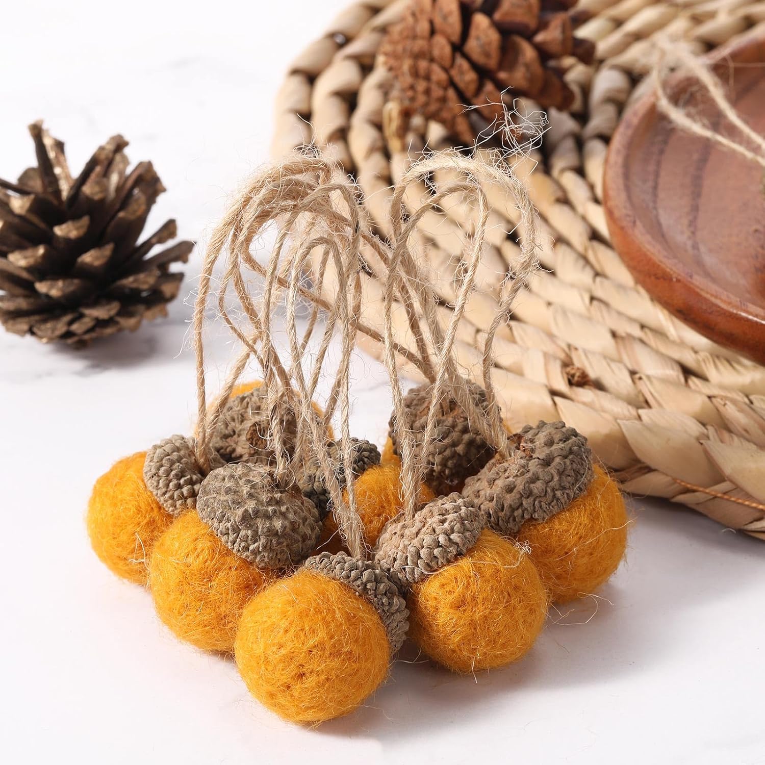 Boao 18 Pcs Felt Acorn Ornaments Fall Christmas Wool Pom Acorn Ball Decor Hanging Pine Cone Garland with 32.8 ft Rope for Thanksgiving Tree Woodland Farmhouse Mantel Wall Decor