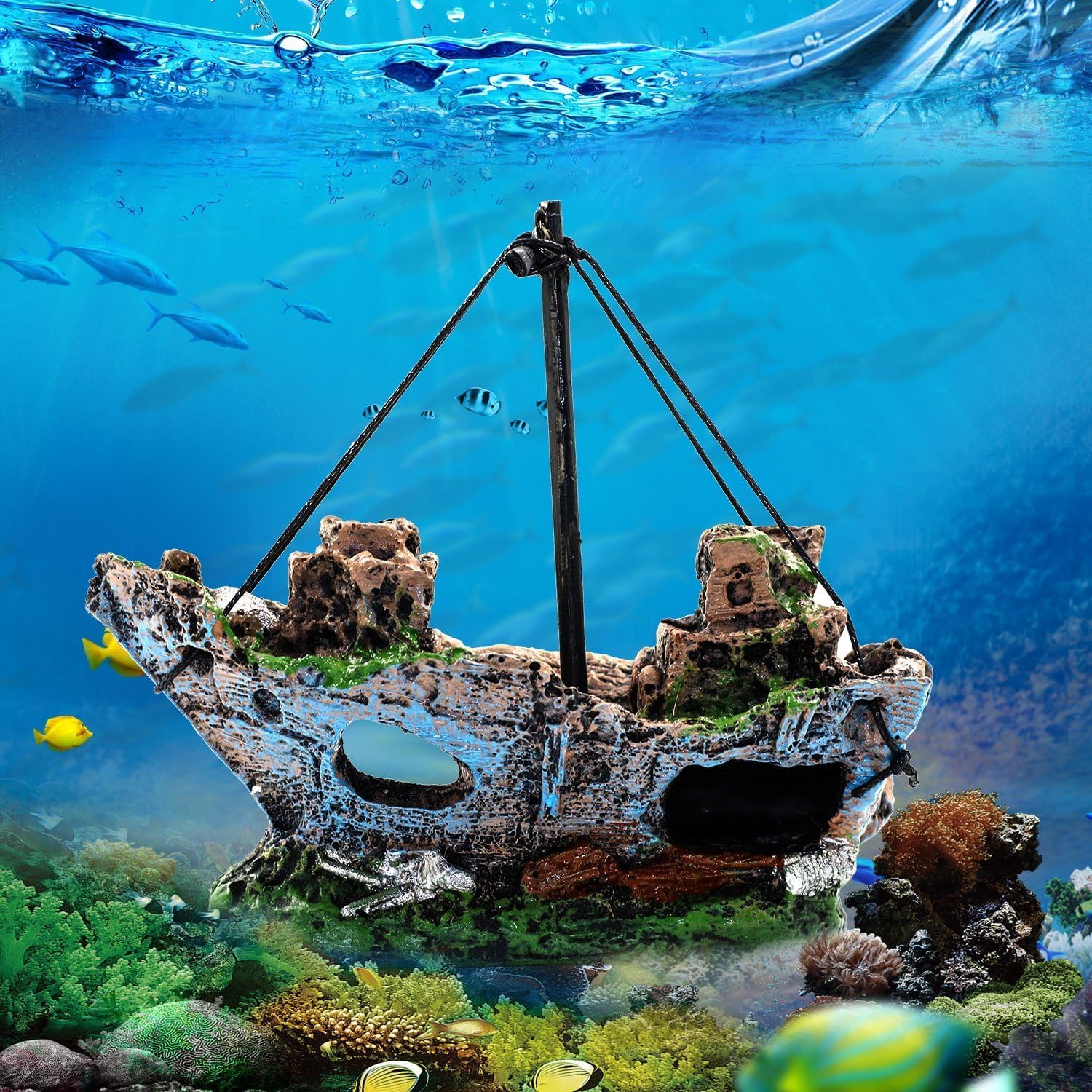 Fish Tank Shipwreck Decoration, Ship Aquarium Sunken Treasure Landscaping, Old Pirates Ship Resin Crafted for Fish Hideout