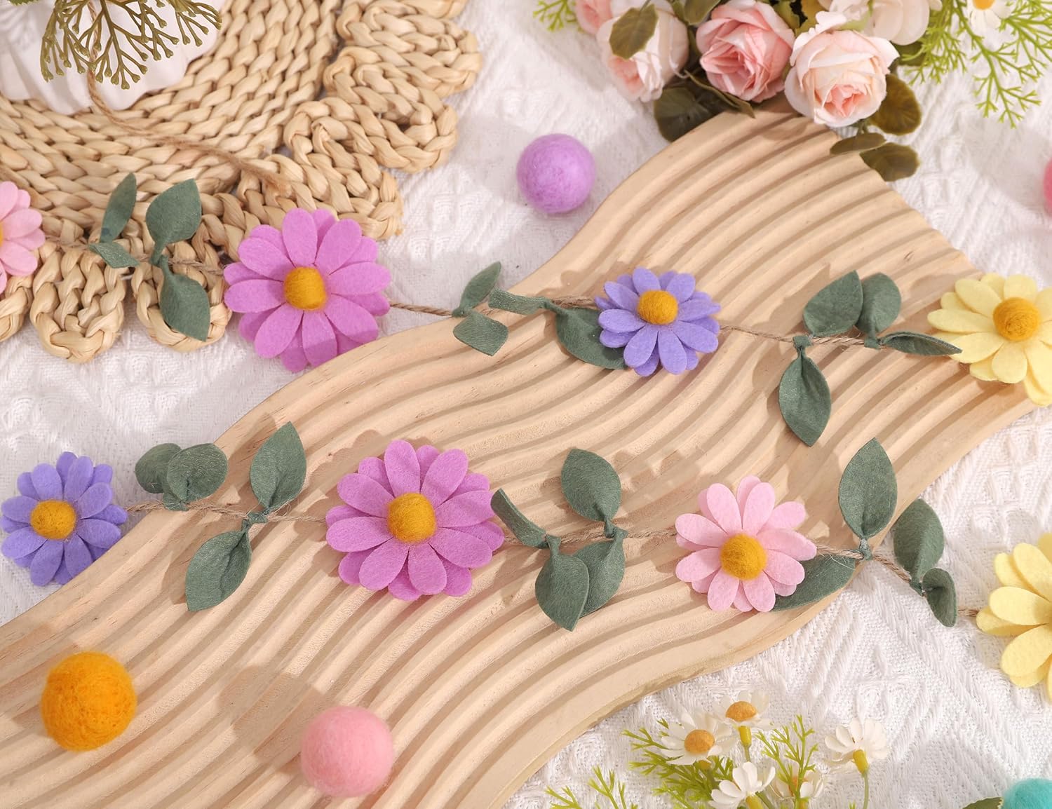 Felt Colorful Daisy Banner - Spring Birthday Wedding Party Decorations,Colorful Flowers Green Leaves Chain Garland,Flower Leaf Party Photo Props,Bohemian Daisy Home Room Hanging Garland