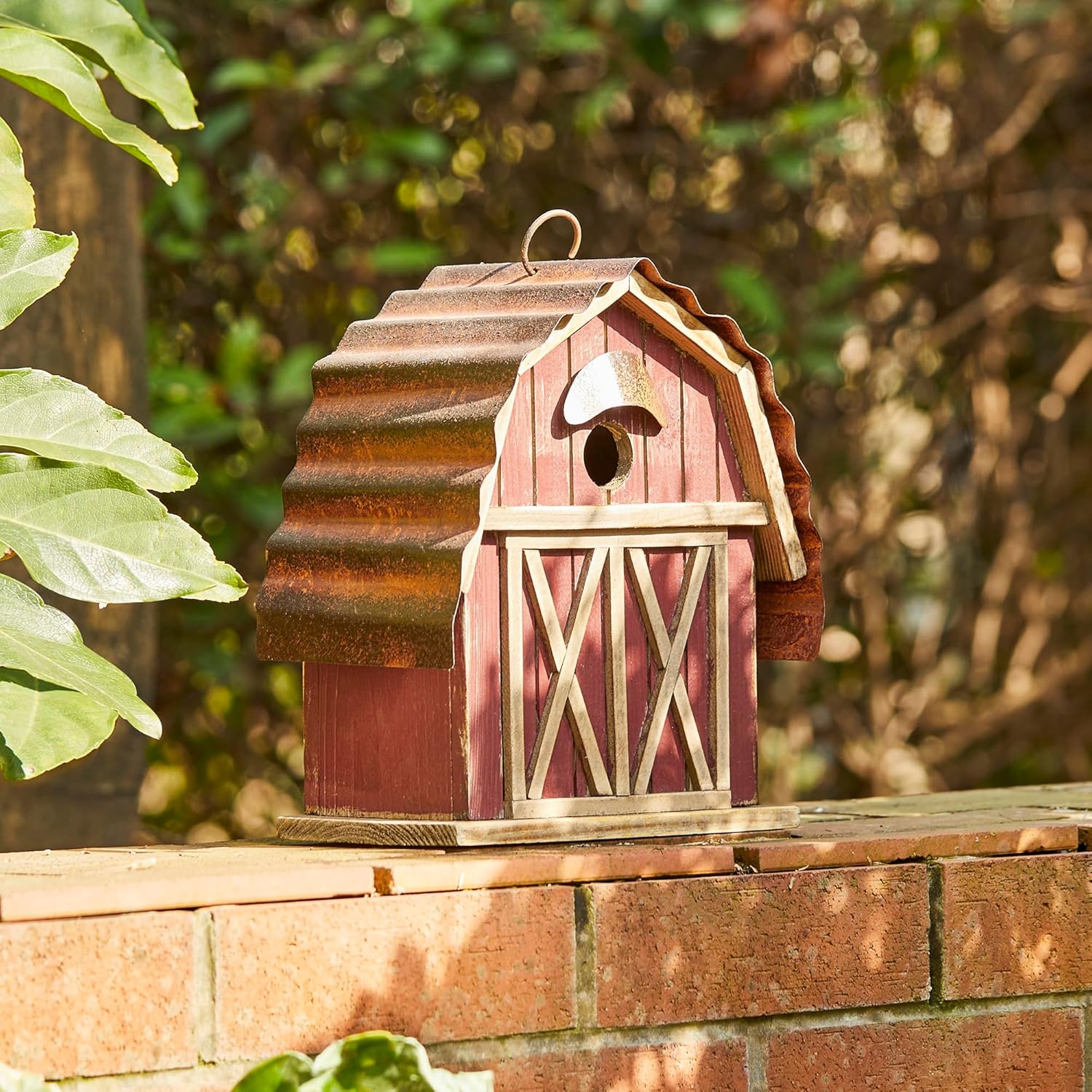 Glitzhome 10.25" H Hanging Birdhouse Washed Red Distressed Solid Wood Barn Decorative Outdoor Garden Bird House