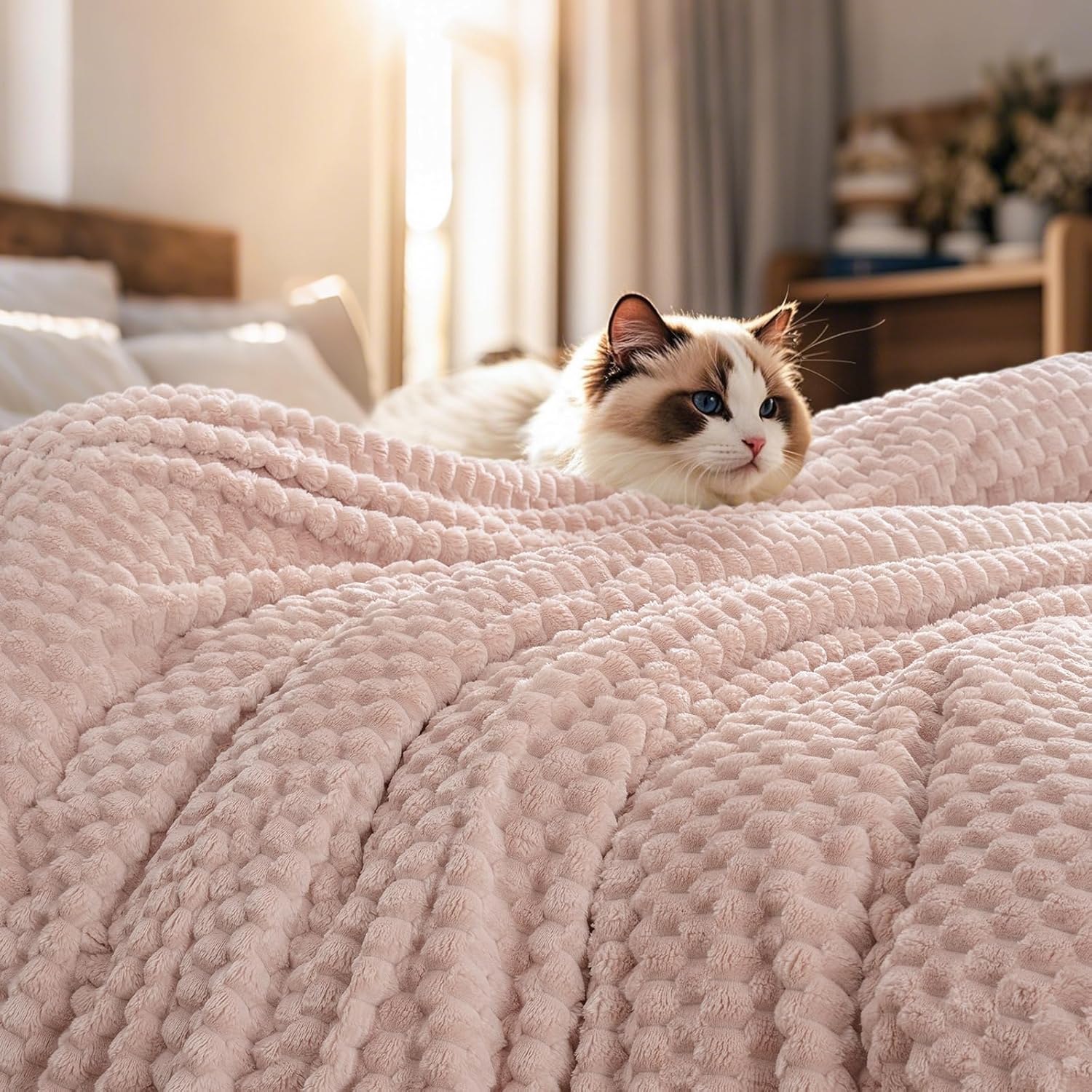 PHF Ultra Soft Flannel Fleece Blanket King Size, Lightweight 3D Jacquard Fleece Blanket, No Shedding, No Pilling, Luxury 340GSM Aesthetic Fluffy Cozy for Bed Room Decor, 108"x90", Rose Smoke