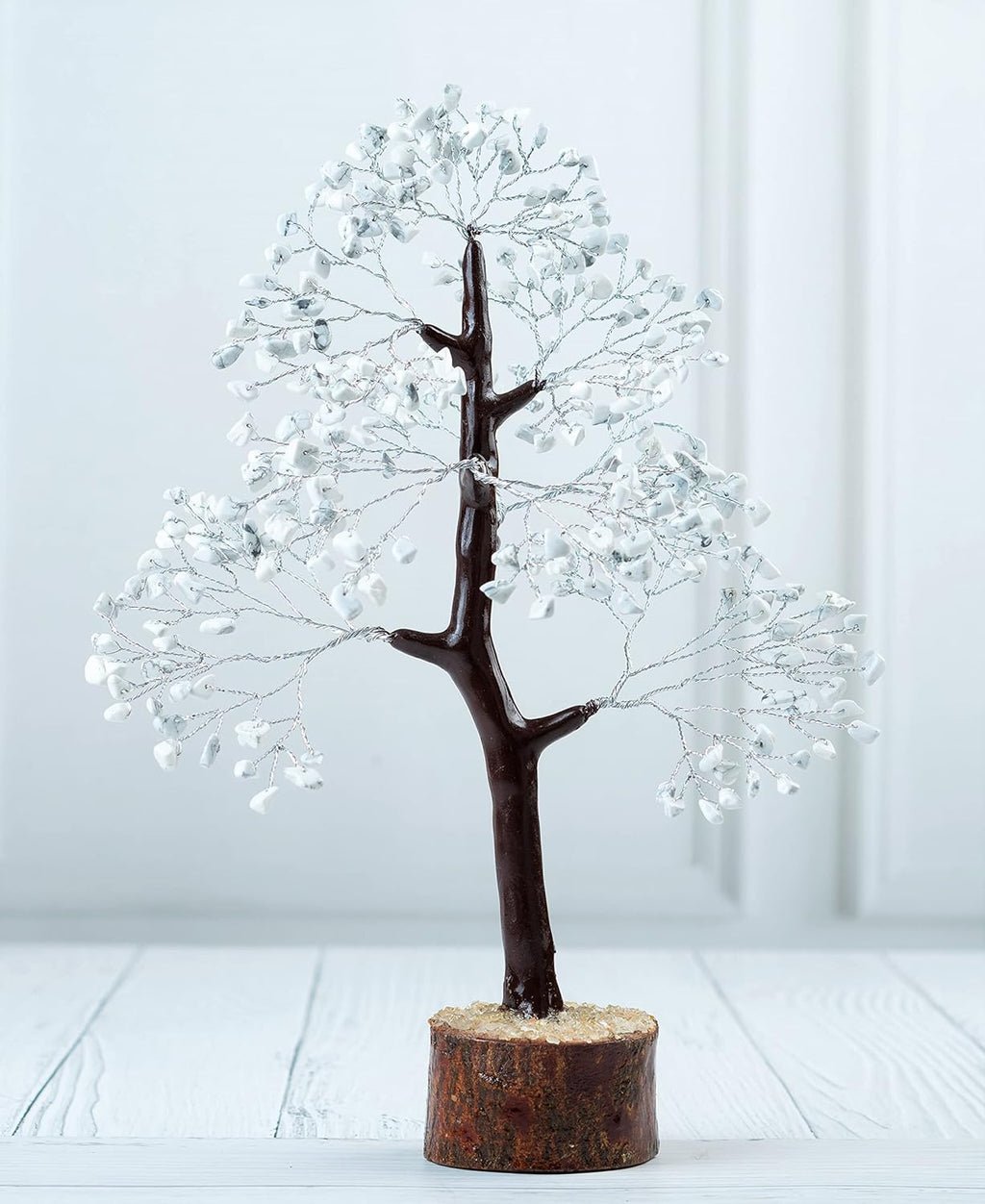 Howlite Crystal Tree of Life Handmade Gemstone Chakra Feng Shui Money Tree Crystal Decoration, Spiritual Birthday Gift for Women Healing Gem Stone Home & Office Décor