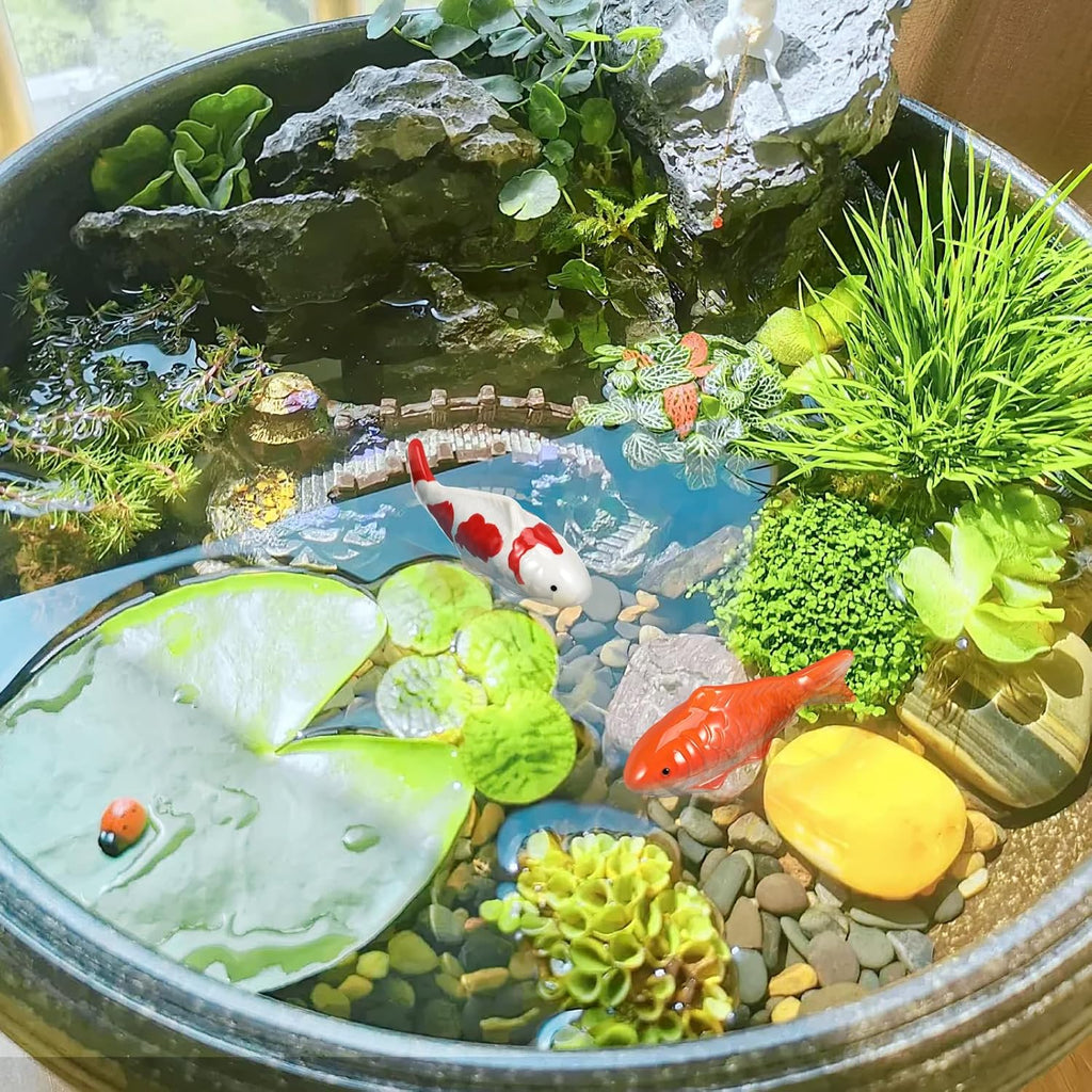 Ceramic Floating Koi Fish, 2pcs Aquarium Fake Goldfish Koi Decor, Mini Floatable Figurines for Fish Tank Fairy Garden Pond Underwater Fish Tea Pet Decor, 3.93X1.57X1.38in