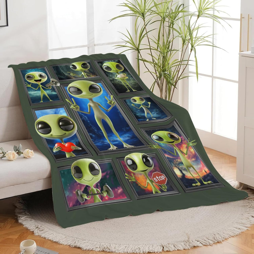 Alien Throw Blanket Space Print Throw Blankets Gifts for Couch Sofa Bed Stuff Decor Lightweight Soft Cozy Fleece Plush Warm Flannel Bedding for Lover Men Women Boys Girls 40"x50"