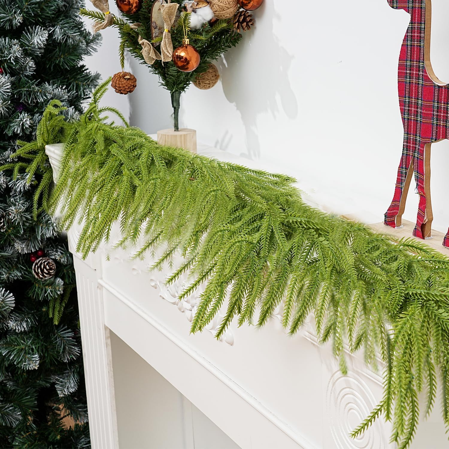 1PCS 9FT Christmas Norfolk Garland Decorations, Faux Pine Garland Outdoor, Artificial Unlit Green Garlands, Christmas Mantel Decoration Indoor, Thick Greenery Xmas Decor in The Winter