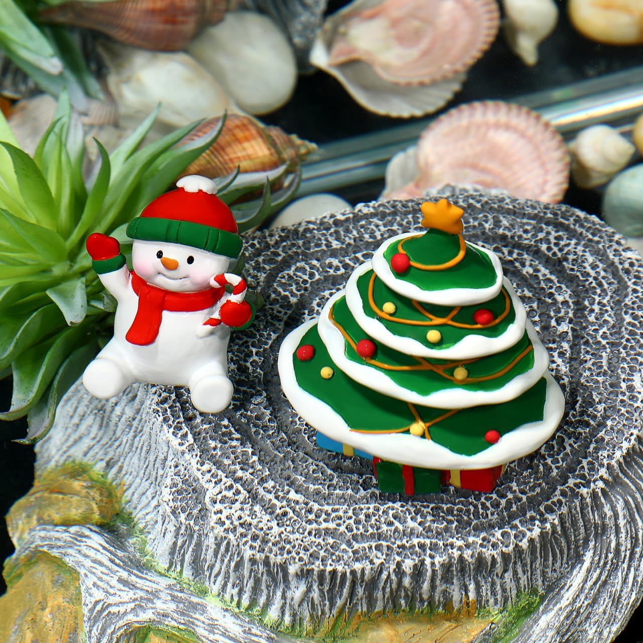 POPETPOP 2Pcs Christmas Aquarium Decorations- Resin Fish Tank Christmas Tree Snowman Decoration Micro Landscape Ornaments for Holiday Fish Tank Supplies Table Decor