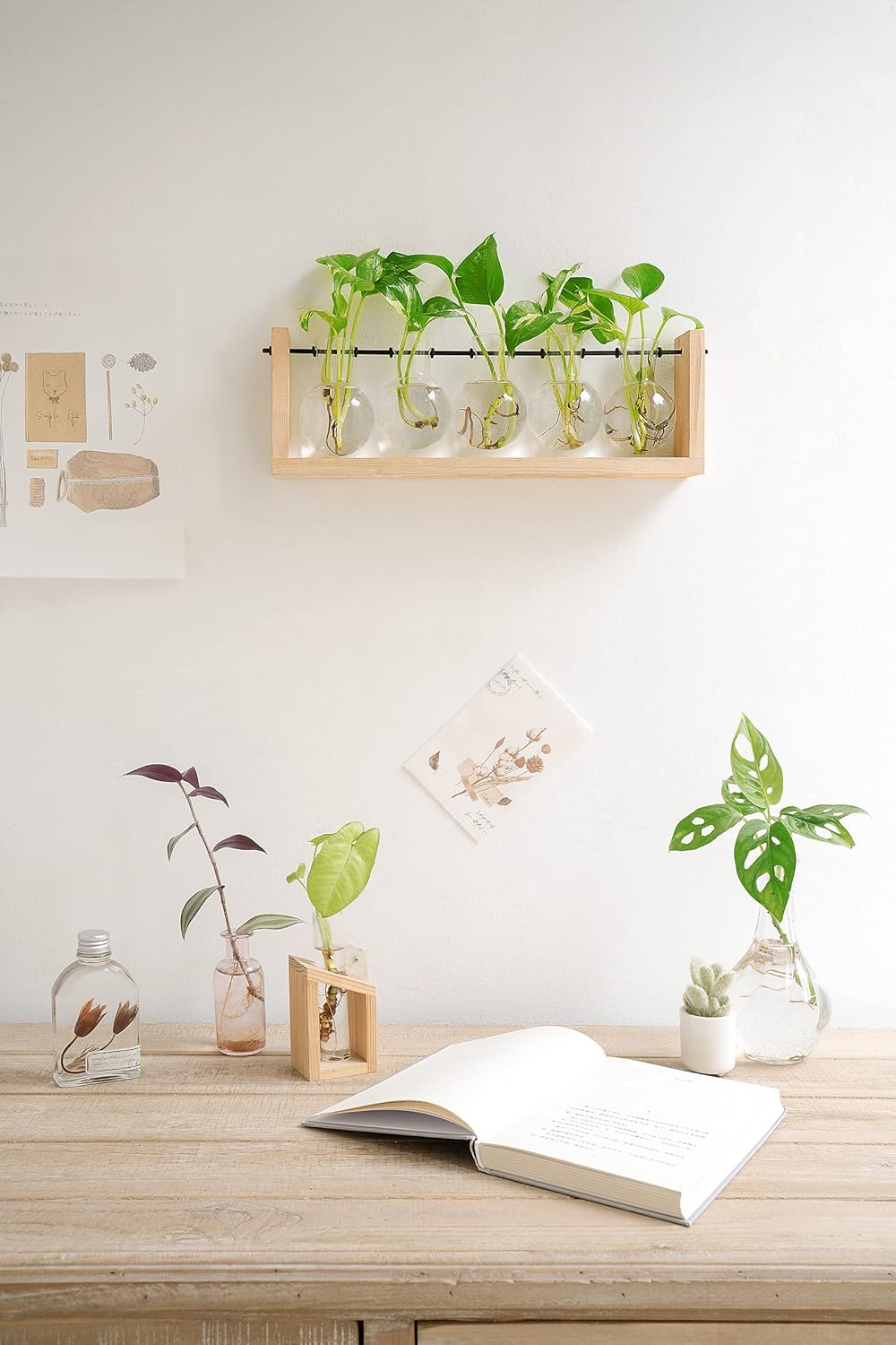 Mkono Plant Terrarium with Wooden Stand, Wall Hanging Glass Planter Desktop Plant Propagation Vase with Metal Swivel Retro Rack for Hydroponics Plants Home Office Decor (5 Bulb Vase)