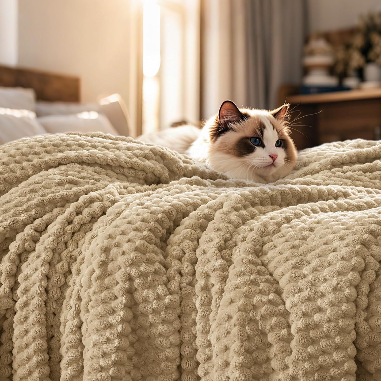 PHF Ultra Soft Flannel Fleece Blanket King Size, Lightweight 3D Jacquard Fleece Blanket, No Shedding, No Pilling, Luxury 340GSM Aesthetic Fluffy Cozy for Bed Room Decor, 108"x90", Khaki