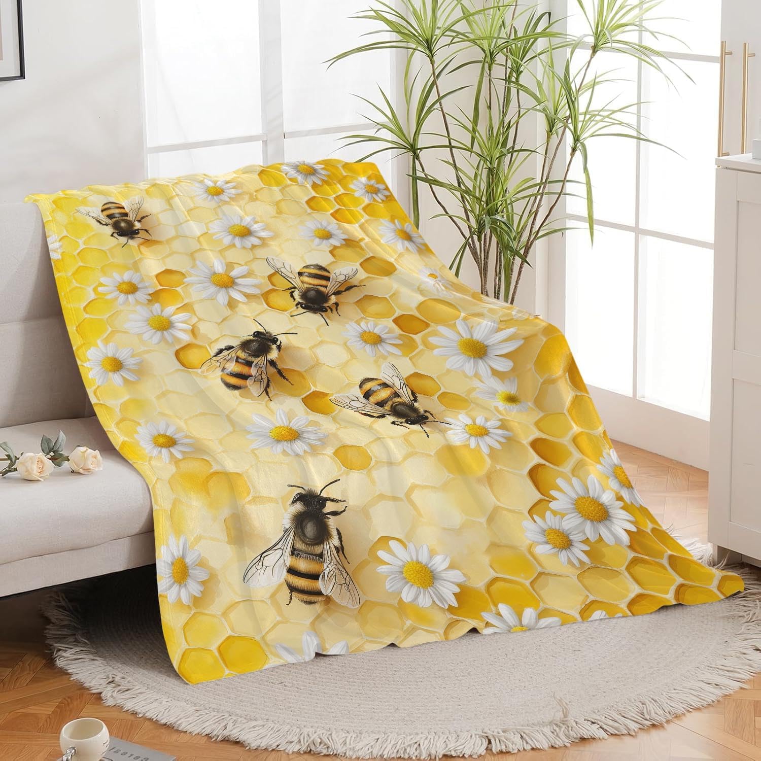 Bee Blanket Honey Bee Throw Blanket Gifts for Girls Women Kids Boys Adults Men Super Soft Cozy Plush Fluffy Fuzzy Fleece Blanket Home Decor 40''X50''