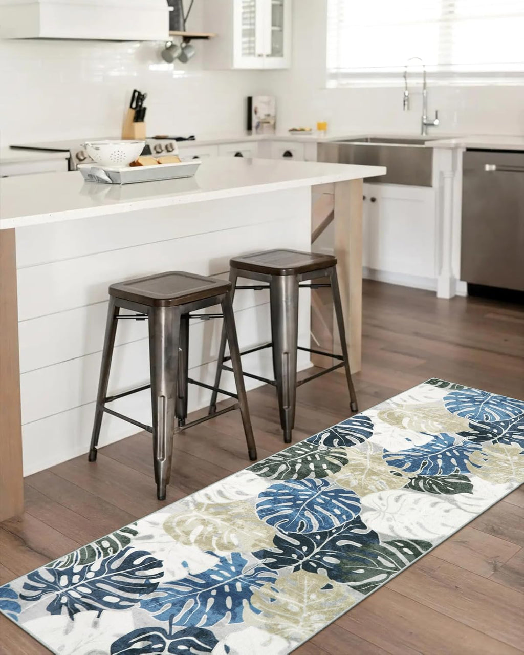 Wonnitar 2x6 Washable Runner Rug, Blue Leaf Kitchen Rug Runner with Rubber Backing, Tropical Coastal Low Pile Entry Carpet Soft Non-Shedding Bedside Mat for Bedroom Entrance Laundry