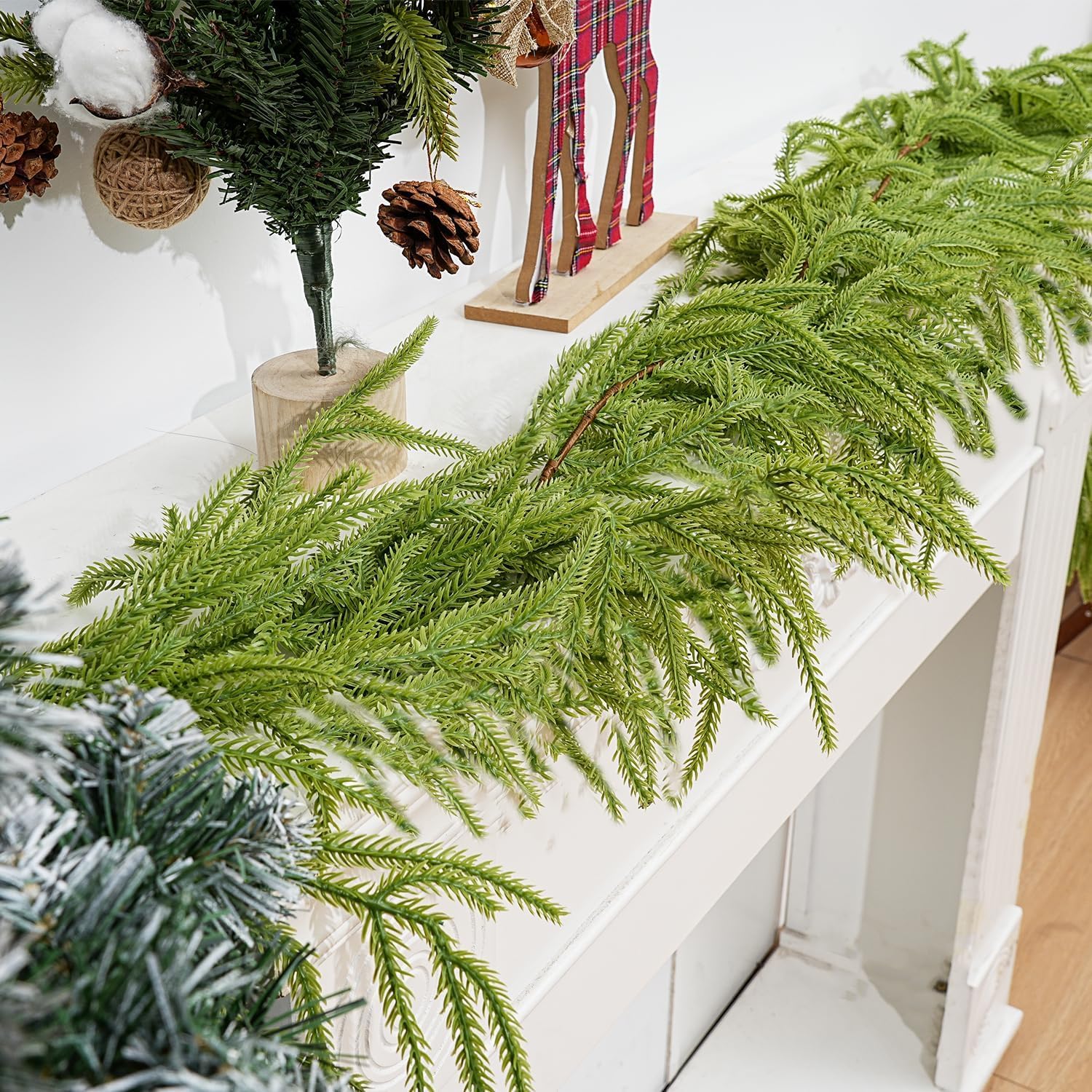1PCS 6FT Christmas Norfolk Garland Decorations, Faux Pine Garland Outdoor, Artificial Unlit Green Garlands, Christmas Mantel Decoration Indoor, Thick Greenery Xmas Decor in The Winter