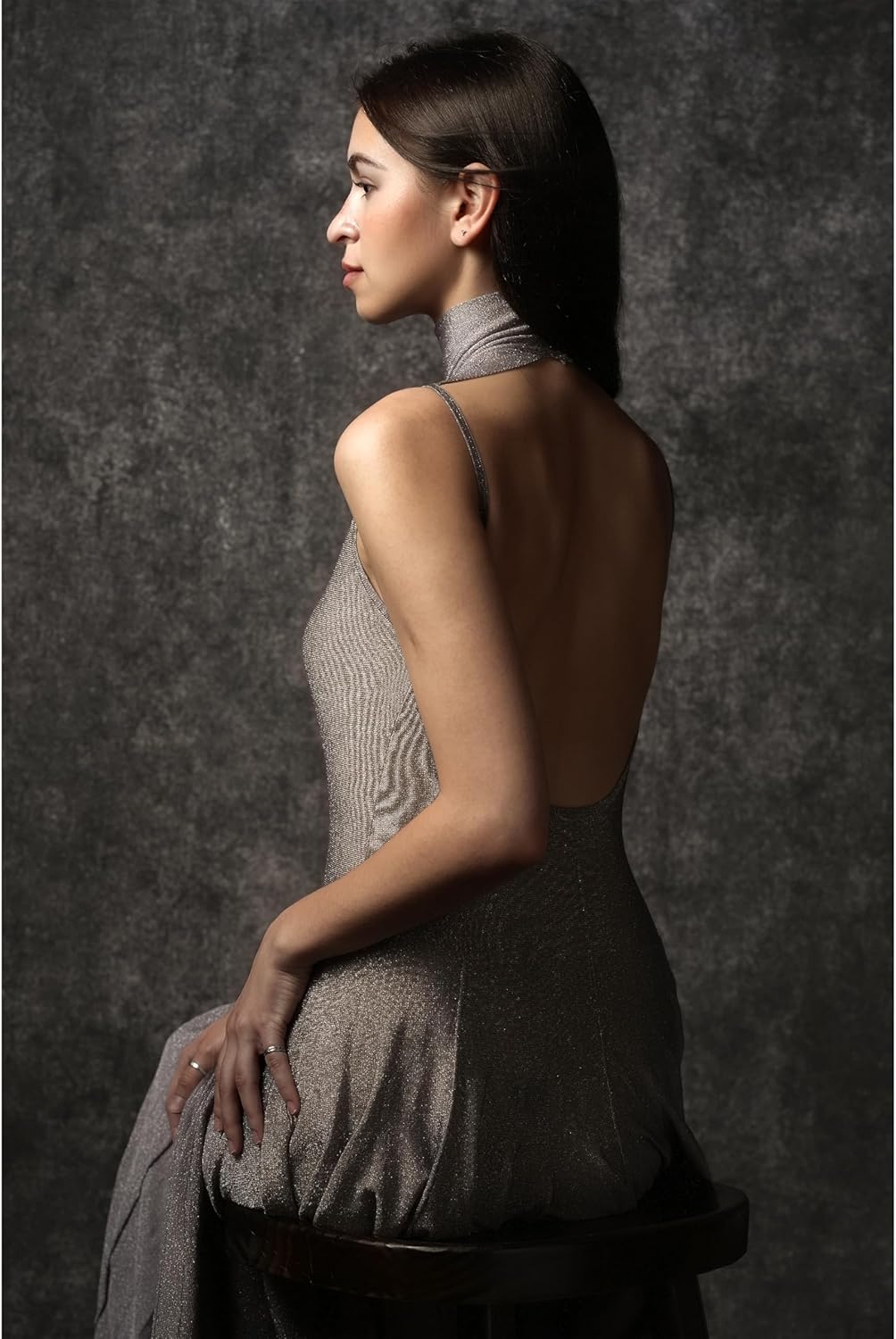 UrcTepics 5×7 ft Dark Grey Vintage Photography Backdrops, Classic Abstract Texture Backdrop for Headshots and Portraits, Retro Photo Background for Studio and Events.