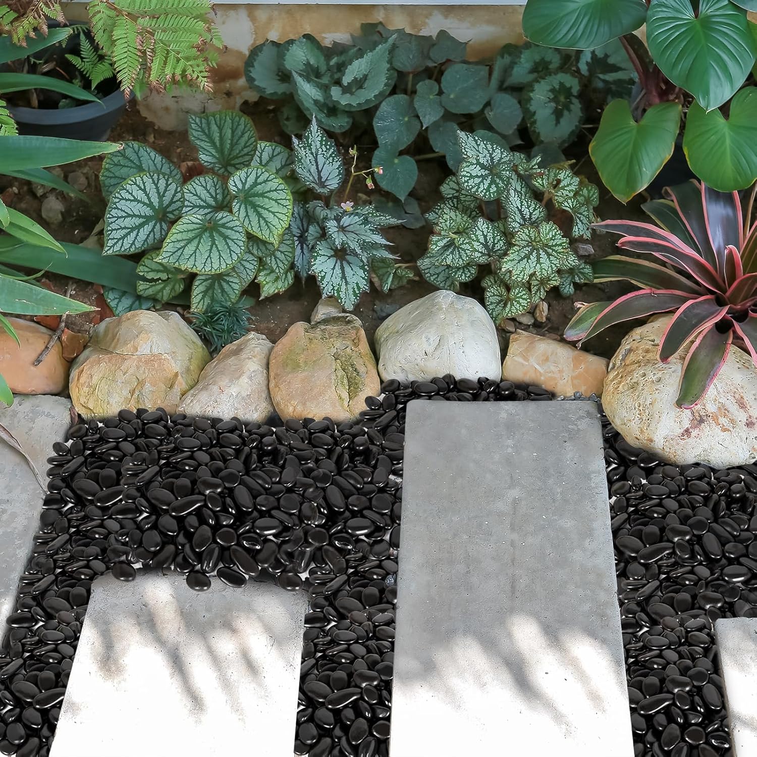 GASPRO 30 Pound River Rocks, Decorative Stones for Walkways, Outdoor Landscaping, Garden, Yard, 1 to 2 Inch, Black Polished Pebbles for Planters, Flower Beds, Vase