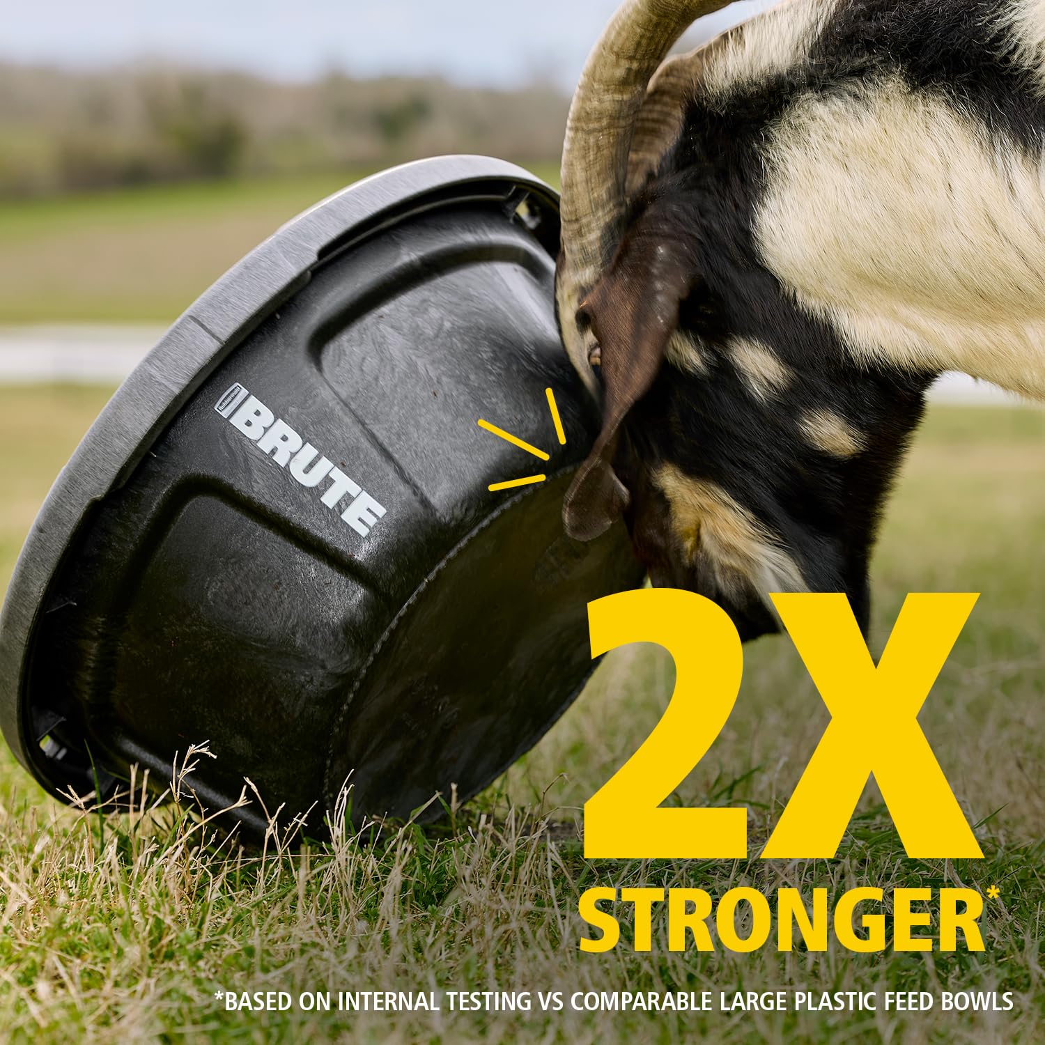 Rubbermaid Commercial Products BRUTE 6-Gallon Feed Storage Container with Rodent-Proof EDGELOCK Lid, RigidCell Construction, Stackable & Nestable, Made in USA