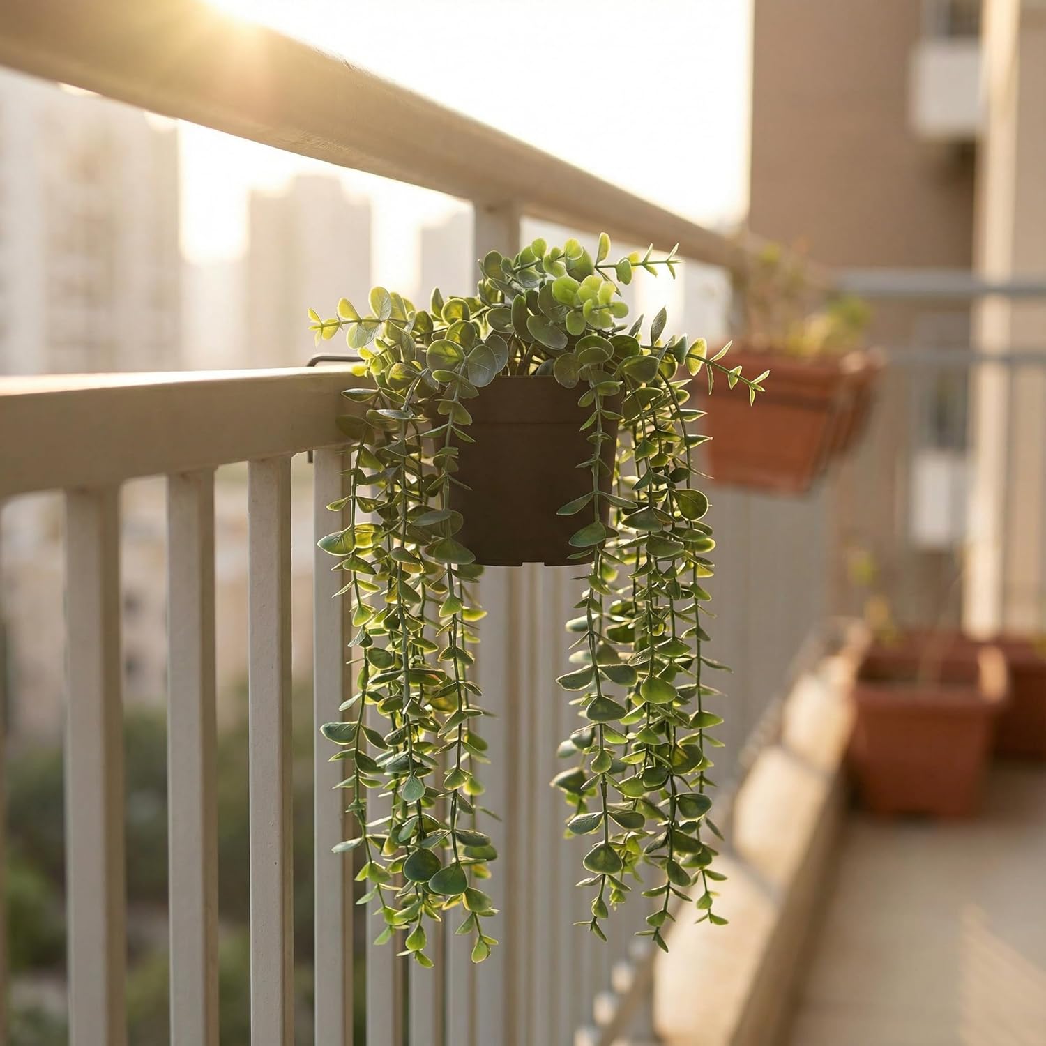Artificial Hanging Eucalyptus Plants，Fake Plants Eucalyptus Small Decor Faux Hanging Vine Plants Wall Greenery for New Home Decoration，for Floating Shelf Indoor Outdoor Pack of 2