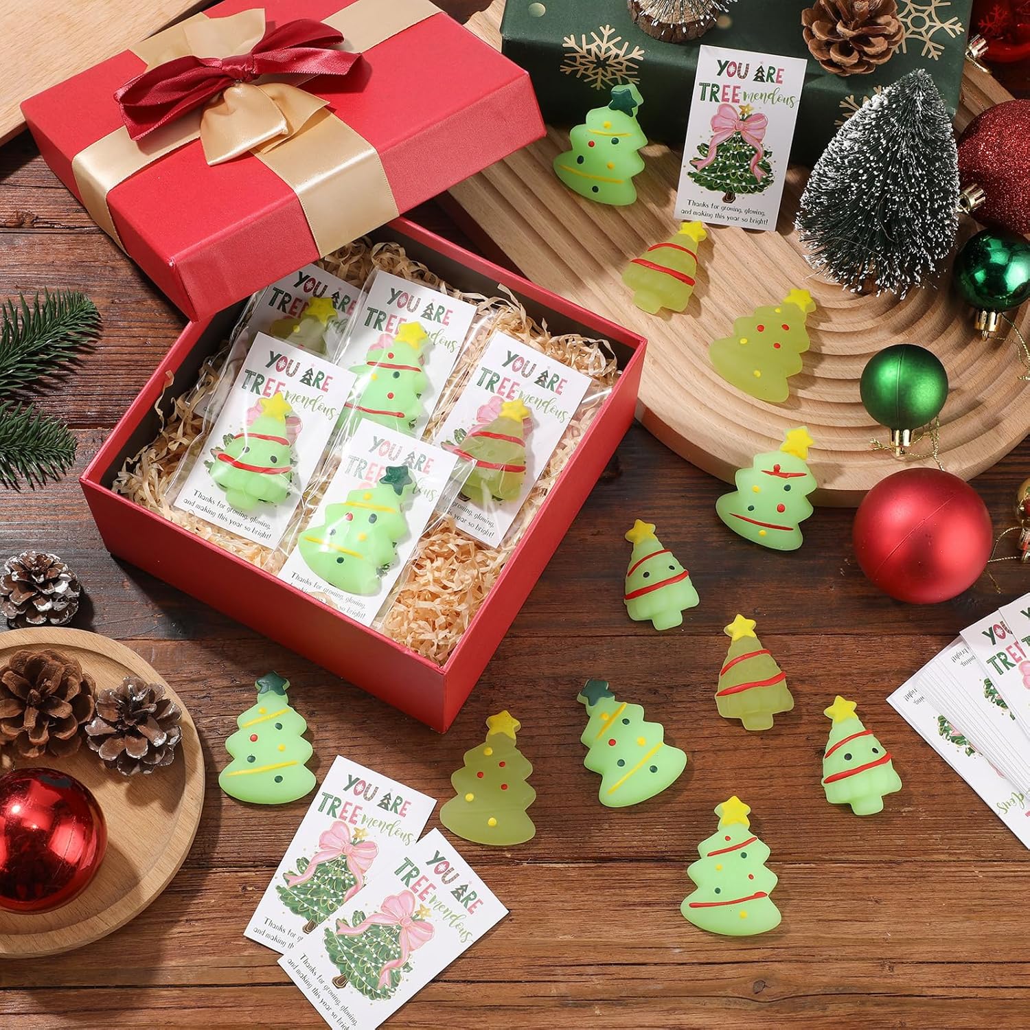 Wettarn 35 Sets Emotional Luminous Christmas Tree Stress Ball Gifts Bulk Office Christmas Appreciation Gift Cute Squeeze Mini Stress Relief Ball Inspirational Cards for Coworker Employee Nurse Teacher