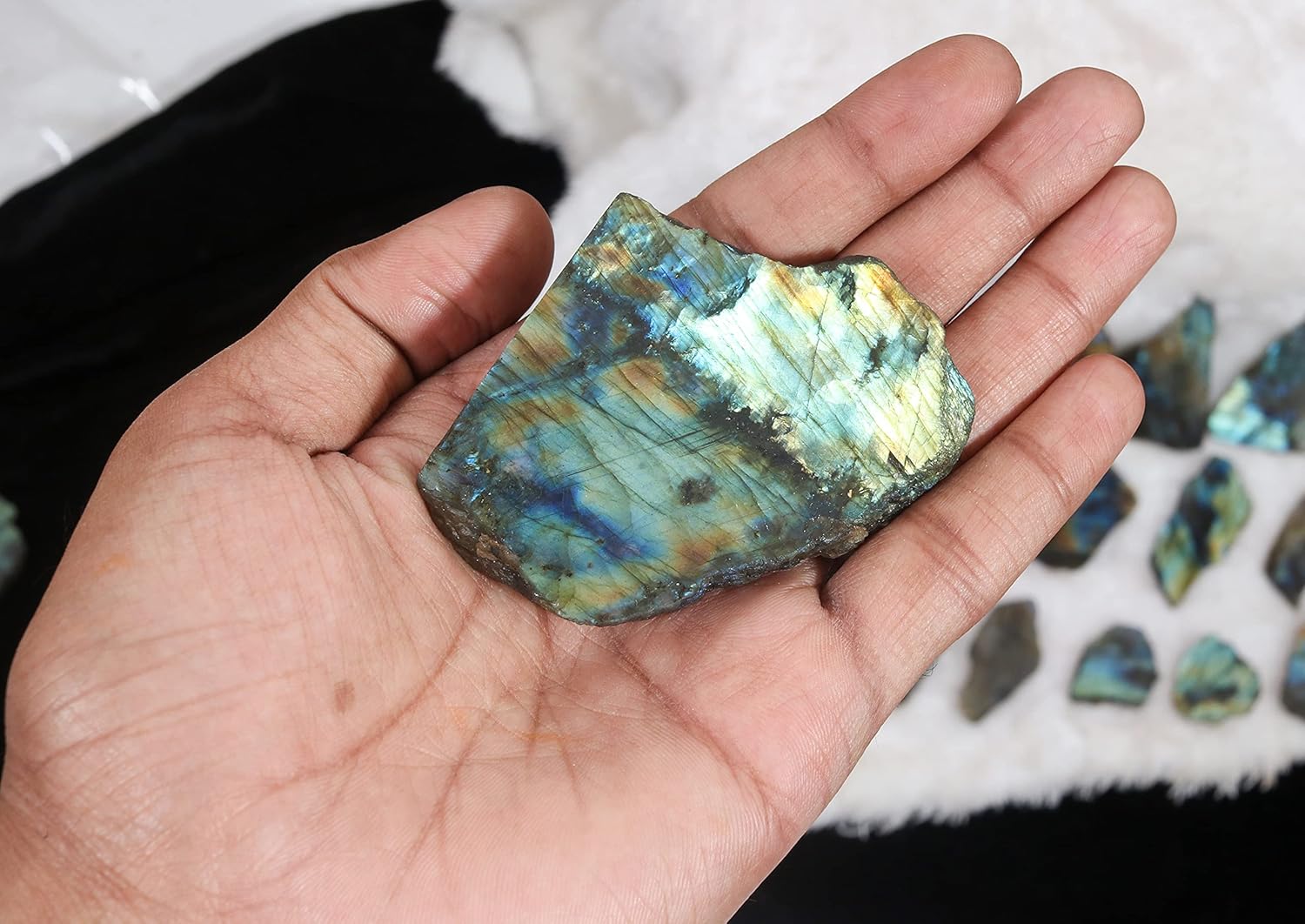 Crocon 1LB Labradorite Bulk Polished Slice Natural Stone Raw Rough Gemstone Mining Chakra Stone Balancing Reiki Healing Good Luck Home Office Decoration DIY Project Gifts