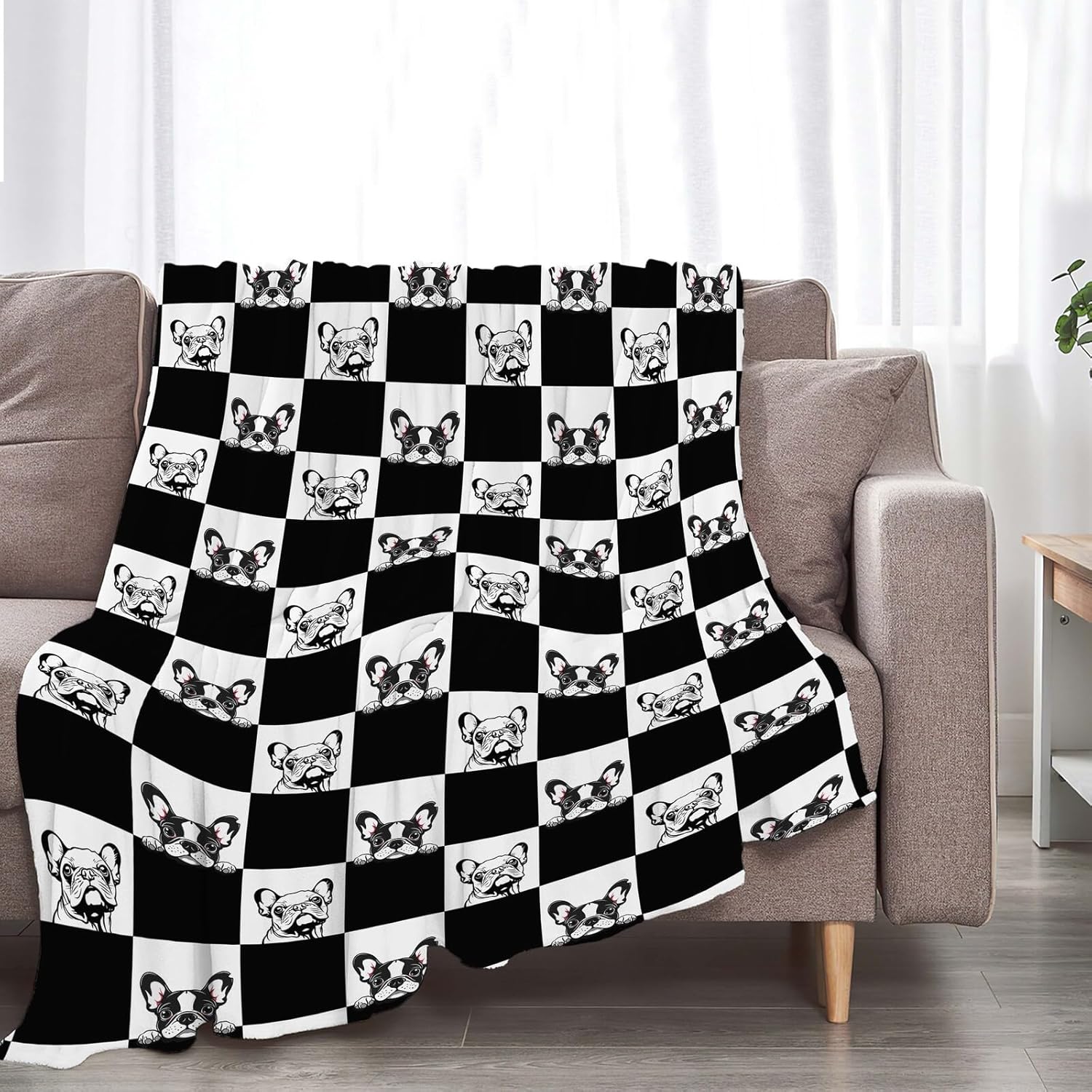 Bulldog Throw Blanket Cute Bulldog Gifts for Kids Girls Boys Adults Women Men Soft Cozy Warm Plush Fluffy Fuzzy Fleece Blanket Birthday Festival Decor 40''X50''