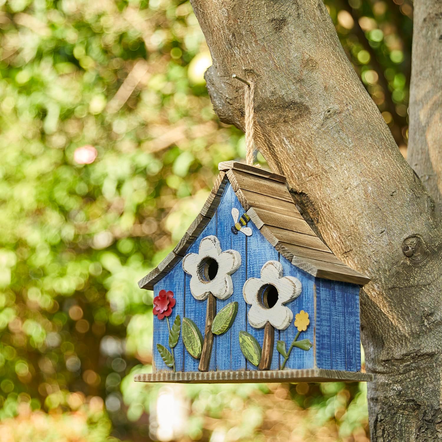 Glitzhome 10.75" L Distressed Solid Wood Hanging Birdhouse with 3D Flowers Rustic Hand-Painted Garden Bird Houses for Outdoors Decorative