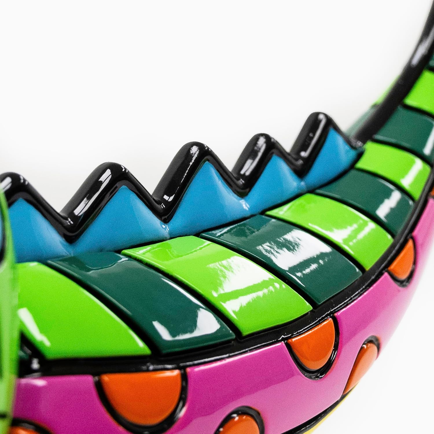 Britto Collectible Figurine - Iconic Art Figurine, Decorative Displays for Modern Home Decor | Designed by Iconic Artist Romero Alligator (Multicolor)