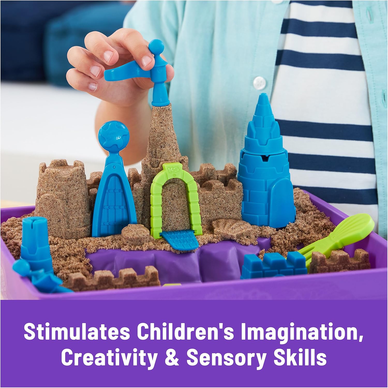 Kinetic Sand, Deluxe Beach Castle Playset with 2.5lbs Play Sand, Tools & Molds, Sensory Toys, Stocking Stuffers for Kids Ages 3 and up