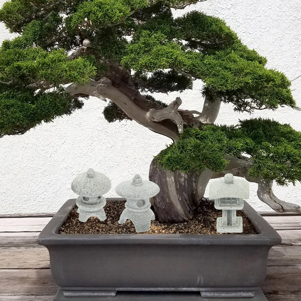 BESPORTBLE Miniature Stone Lantern Pagoda Japanese Style Pagoda Lantern Statue Mini Zen Garden Accessories for Aquarium Patio Micro Landscape Yard Bonsai Decoration 4Pcs