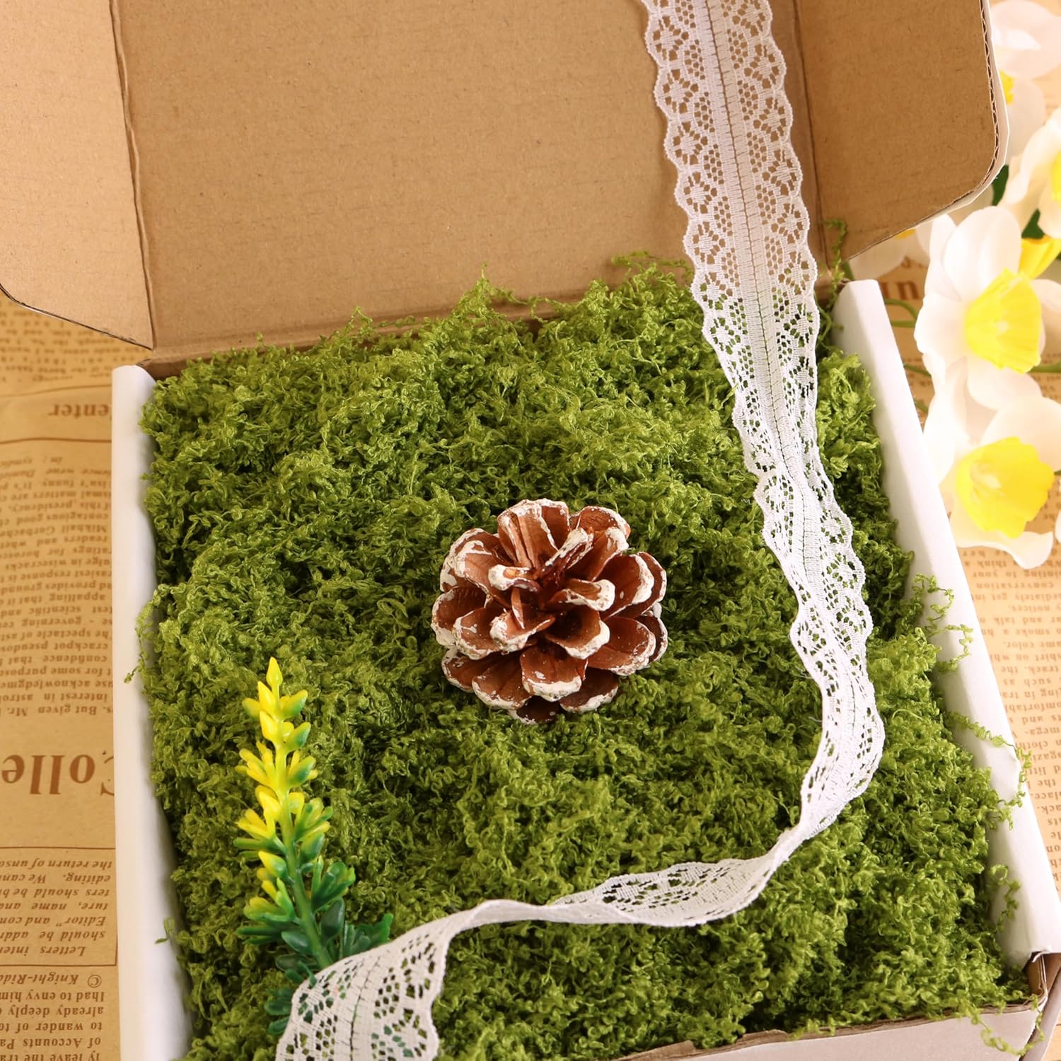 Light Green Moss for Crafts、 Artificial Moss Decorative for Glass Vase Filler Wedding/Christmas/Fairy Party/Indoor Planters/DIY Rainforest Model/Table Centerpieces (2.1 OZ)