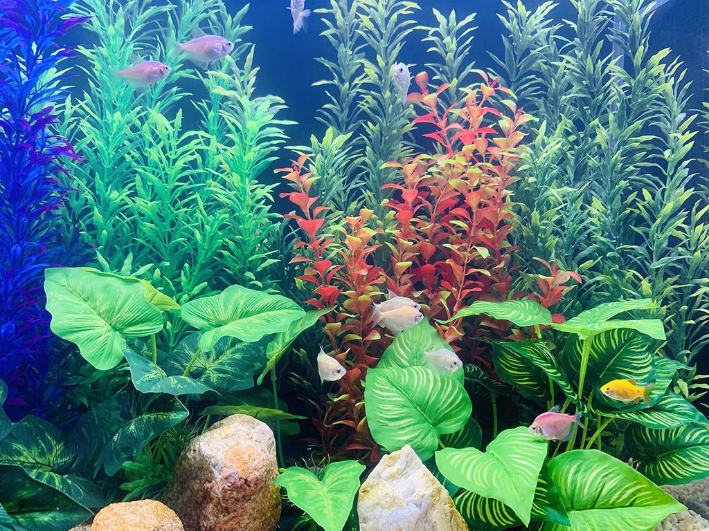 BEGONDIS 2 Pcs Artificial Water Plants, Fish Tank Aquarium Decorations, Made of Soft Plastic