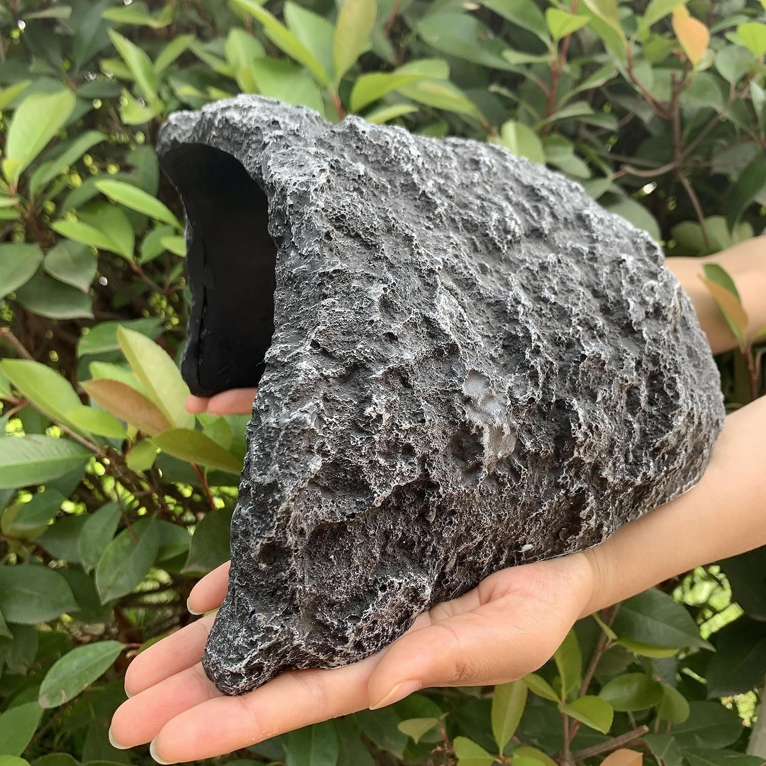 Large Reptile Habitat Hide Resin Snake Hides for Ball Pythons Reptile Hideout and Caves Bearded Dragon Hiding Simulation Rock Terrariums Hideout for Habitat Lizard Leopard Gecko Scorpions Frogs